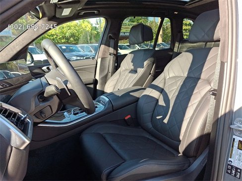 Used 2026 BMW X5 M60i image 12