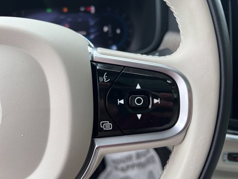 Certified 2025 Volvo S90 B6 Plus image 19