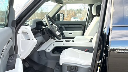 New 2025 Land Rover Defender 110 X-Dynamic SE image 11