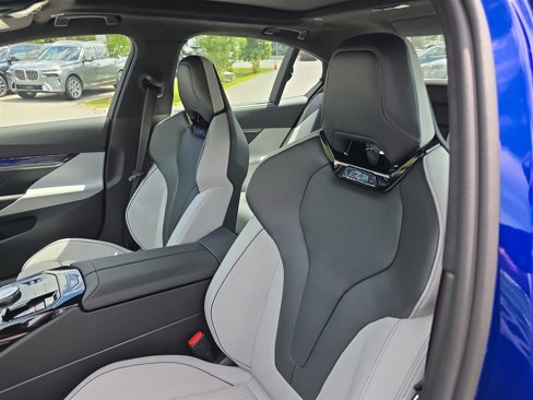 New 2026 BMW M5 w/ Executive Package image 24