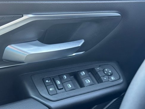 New 2026 RAM 1500 4x4 Crew Cab image 33