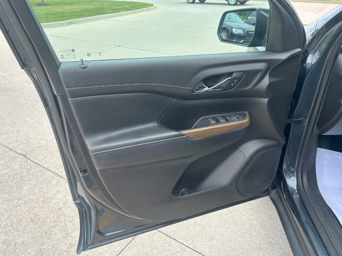 Used 2020 GMC Acadia SLE image 34