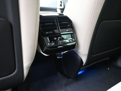 New 2026 BMW iX xDrive45 image 18