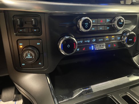 New 2025 Ford F150 Lariat w/ Equipment Group 502A High image 13