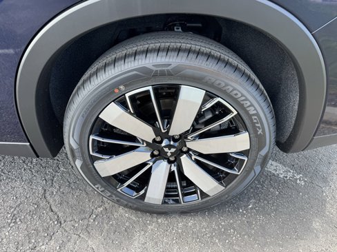 New 2025 Mitsubishi Outlander SE image 38