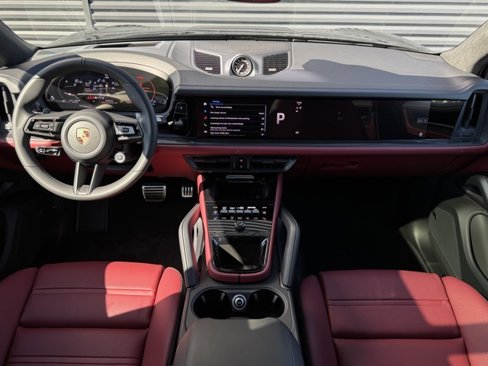 New 2026 Porsche Cayenne GTS image 15