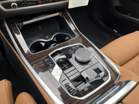 Used 2026 BMW X7 xDrive40i image 14