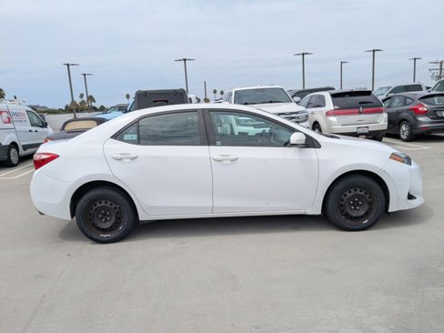 Used 2017 Toyota Corolla LE image 4