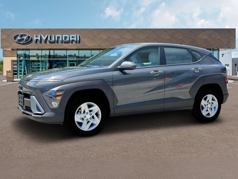 New 2025 Hyundai Kona SE image 2