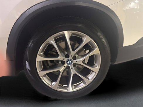 Used 2023 BMW X5 xDrive45e image 14