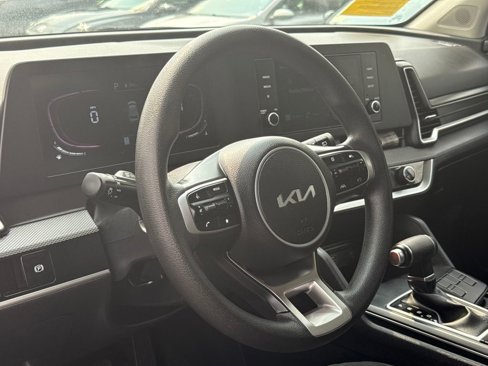 Used 2024 Kia Sportage LX image 25
