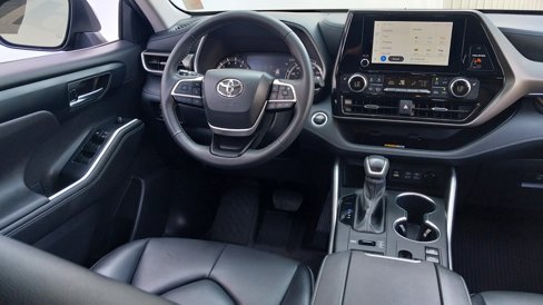 Used 2024 Toyota Highlander XLE image 14