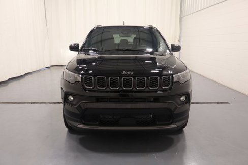New 2025 Jeep Compass Latitude image 3