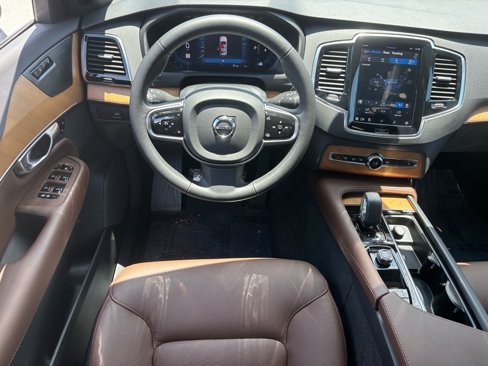 Used 2024 Volvo XC90 B5 Plus w/ Protection Package Premier image 10