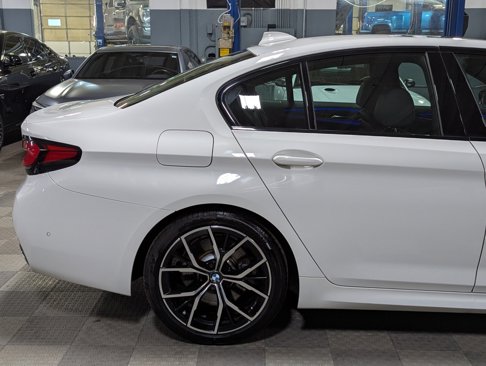 Used 2022 BMW 540i xDrive w/ M Sport Package image 9