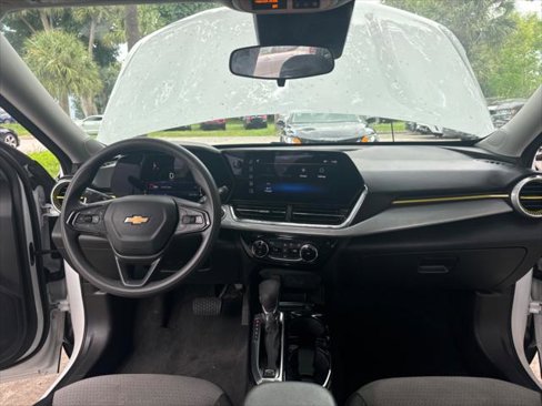 Used 2025 Chevrolet Trax LT image 20