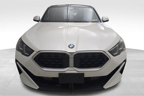 Used 2024 BMW X2 xDrive28i w/ Convenience Package image 3