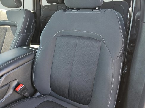Used 2025 Jeep Grand Cherokee Laredo w/ Luxury Tech Group I image 25