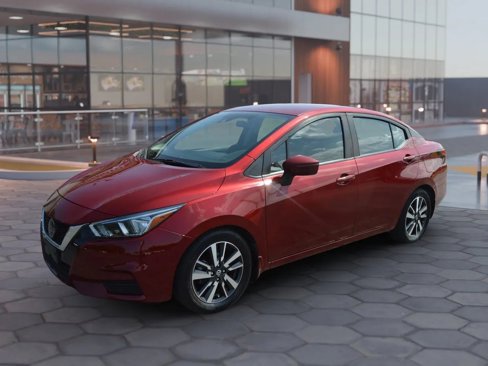 Used 2020 Nissan Versa SV image 2