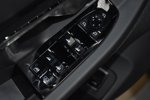 New 2026 BMW 530i xDrive w/ Executive Package image 4