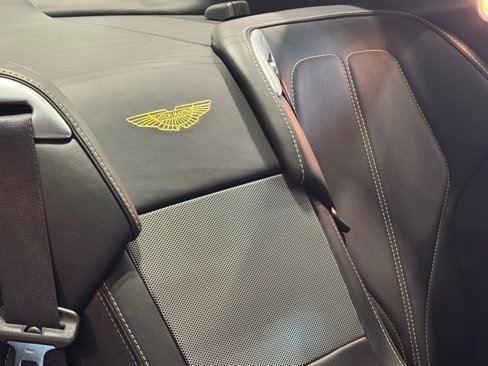 Used 2015 Aston Martin DB9 Coupe image 28