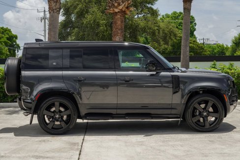 Used 2023 Land Rover Defender 110 image 7