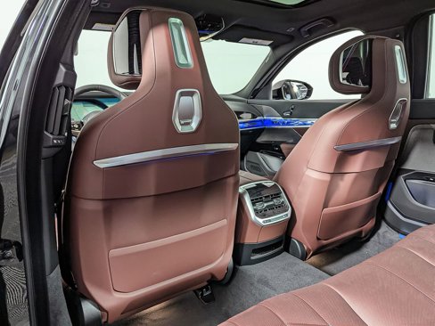 New 2026 BMW 750e xDrive w/ Premium Package image 34