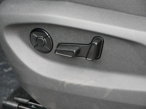 New 2025 Volkswagen Tiguan SE image 7