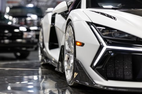 Used 2024 Lamborghini Revuelto image 8