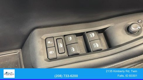 Used 2023 Jeep Grand Cherokee Limited w/ Black Appearance Package image 18