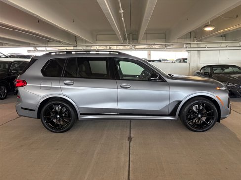 New 2026 BMW X7 M60i image 3