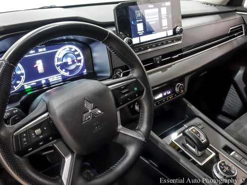 Used 2023 Mitsubishi Outlander SE image 14