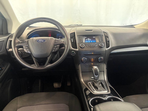 Used 2018 Ford Edge SE image 13