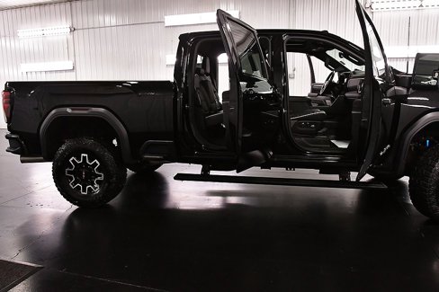 Used 2024 GMC Sierra 2500 AT4X image 30