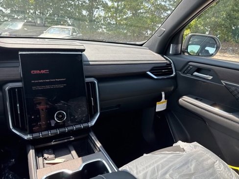 New 2026 GMC Acadia Denali w/ LPO, Floor Liner Package image 16