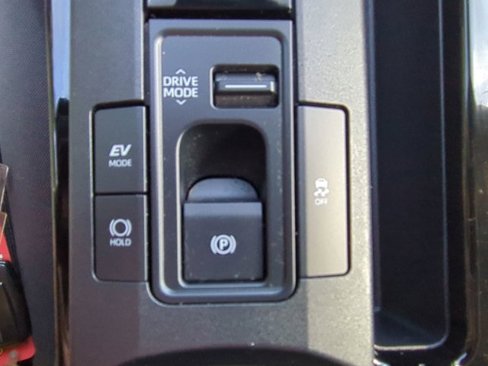 Certified 2023 Toyota Prius LE image 24