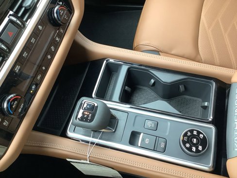 New 2025 Nissan Pathfinder Platinum image 28