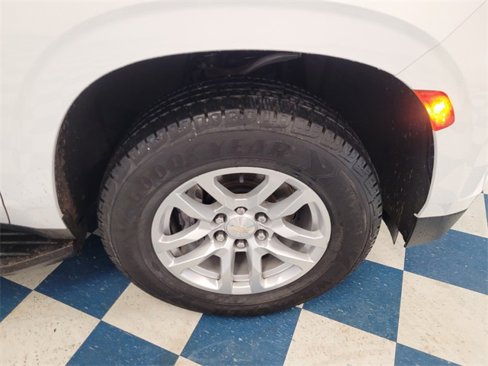 Used 2023 Chevrolet Suburban LS image 13