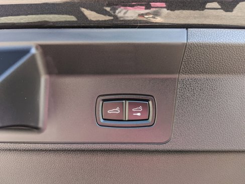 Used 2025 Porsche Panamera 4 image 33
