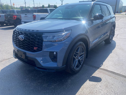Used 2025 Ford Explorer ST image 6