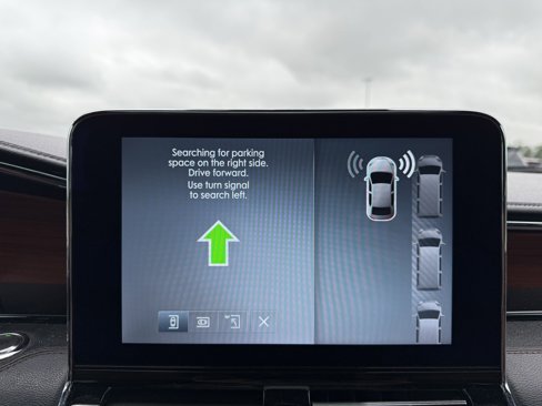 Used 2019 Lincoln Navigator Reserve image 37