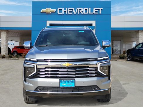 New 2025 Chevrolet Suburban Premier image 2