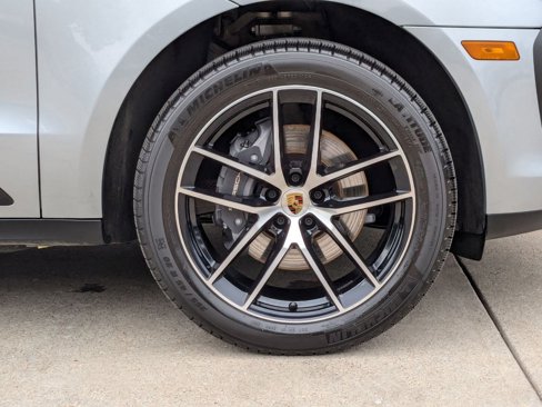 Certified 2025 Porsche Macan image 29