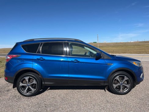 Used 2017 Ford Escape SE w/ Equipment Group 201A image 4