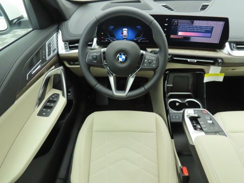 Used 2025 BMW X1 xDrive28i w/ Premium Package image 11