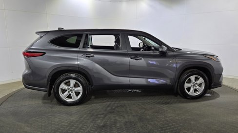 Used 2023 Toyota Highlander LE image 8