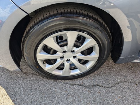 Used 2022 Toyota Corolla LE image 26