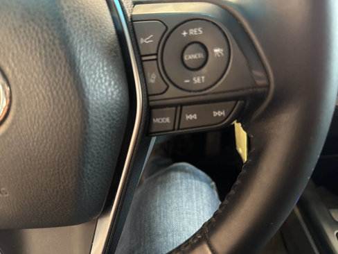 Used 2018 Toyota Camry SE image 32