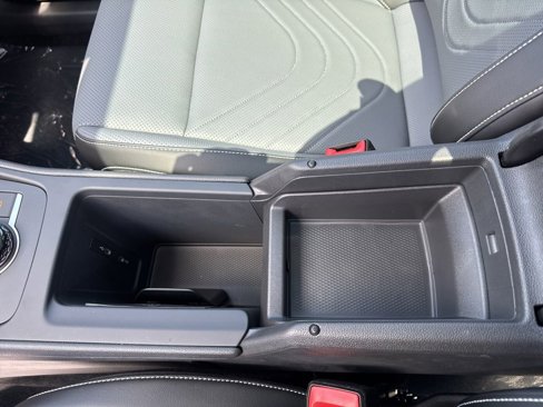 New 2025 Volkswagen Tiguan SE image 22