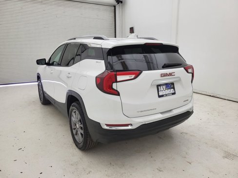 Used 2024 GMC Terrain SLT image 16